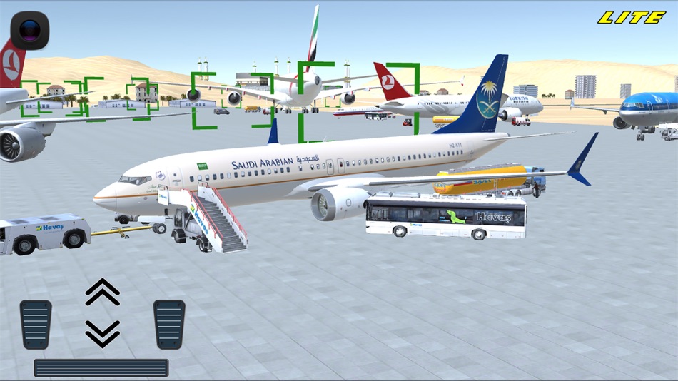 #6. Flight 737 - Maximum LITE (iOS) By: idris Celik