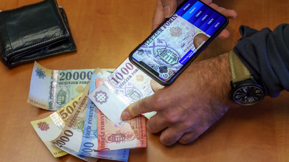 #3. Forint App (iOS) 由: Jura Trade Kft.