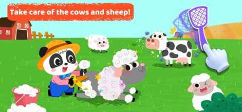 Baby Panda Preschool Science - La imagen ilustra actividades de granja donde un panda esquila una oveja, mientras una vaca intenta alejar una mosca con una raqueta, enseñando el cuidado de los animales.