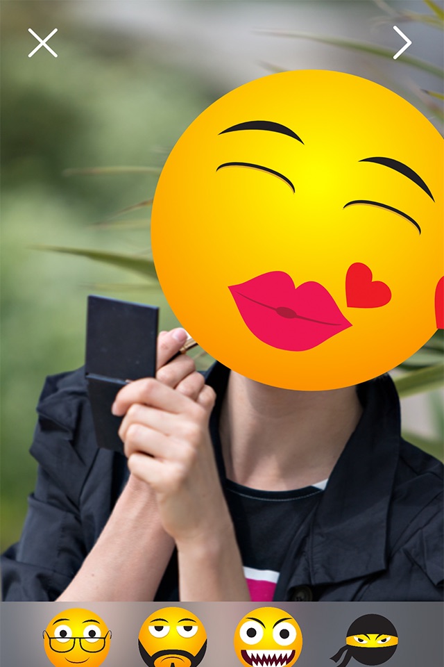 Emoji Me - FREE Funny Smiley Emoticon Stickers Photo Editor screenshot 3