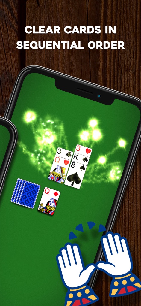 Crown Solitaire: Card Game - Witness the animated card clearing process and the sparkling visual effects that highlight sequential play.