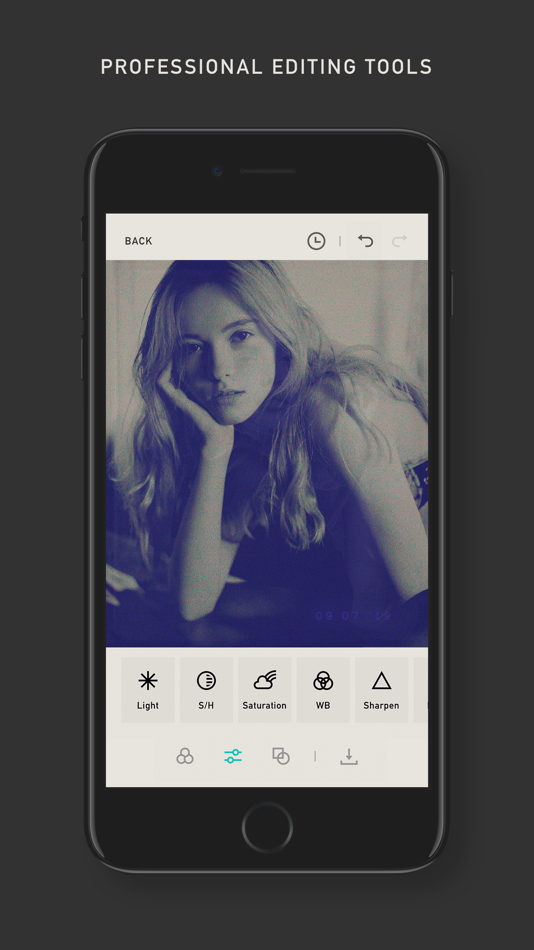 #4. Antiqgraf (iOS) By: Seohyeon Lee