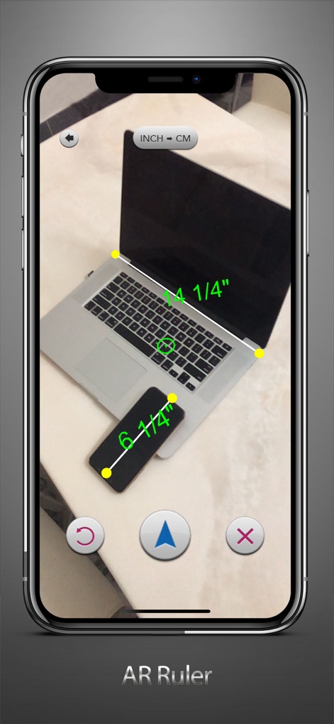 Ruler® - カメラルーラーモードを活用することで、ユーザーは現実空間のオブジェクトを拡張現実で測定できます。インチとセンチメートルの切り替え機能と、複雑なオブジェクトの寸法を視覚的に捉えるAR測定線が特徴です。