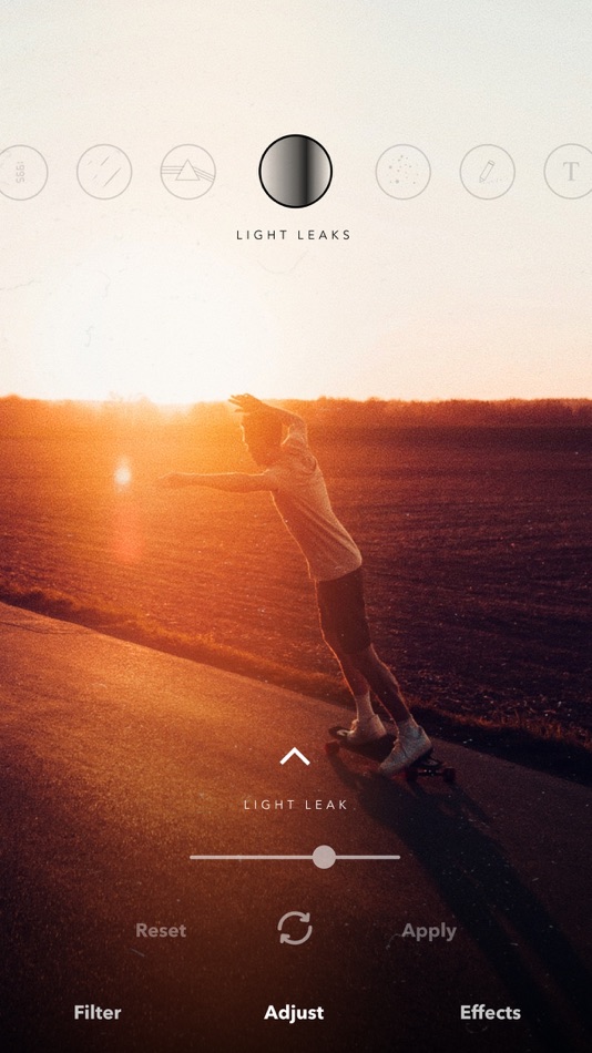 #5. WILD SHOT - Photo Filter Grain (iOS) 作者: Sebastian Roth