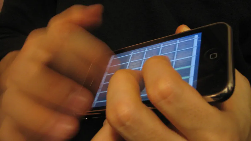 Скриншот PocketGuitar - Virtual Guitar In Your Pocket на iPhone 1