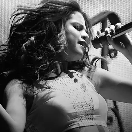 Selena Gomez - Living the Dream (Movie) Cheats