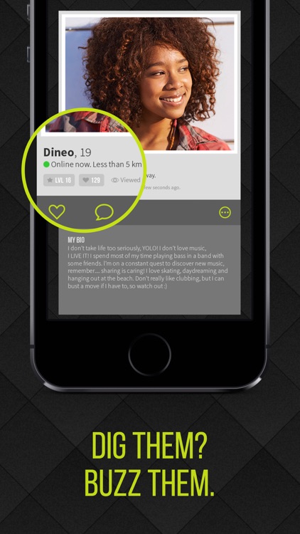 iBuzza - Play. Chat. Score.
