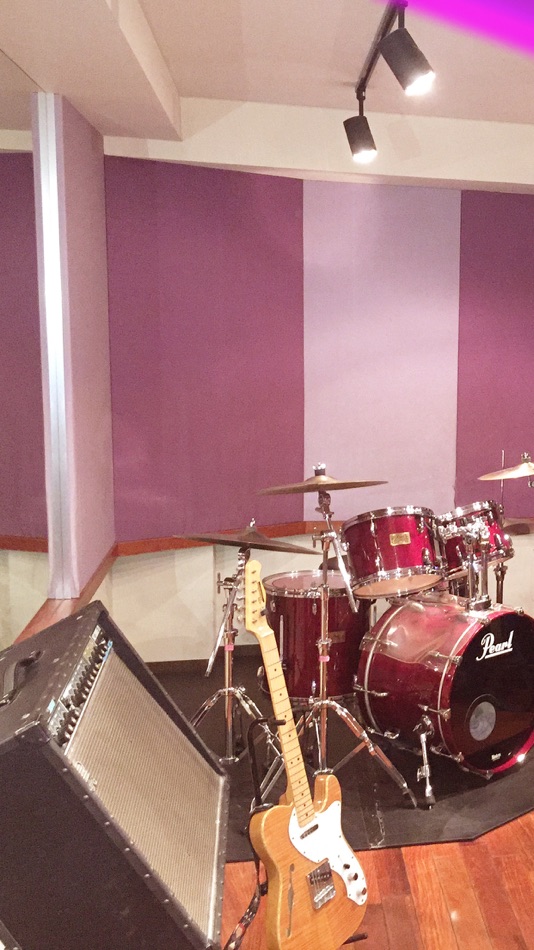 #1. Escape game "MUSIC STUDIO" (iOS) 由: Tomoaki Shoji