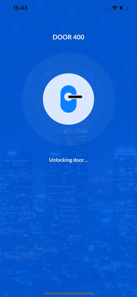 DirectKey™ - Durante o destravamento, o visual centraliza o número do quarto "DOOR 400" e exibe a mensagem "Unlocking door...", fornecendo feedback imediato sobre a operação em curso.