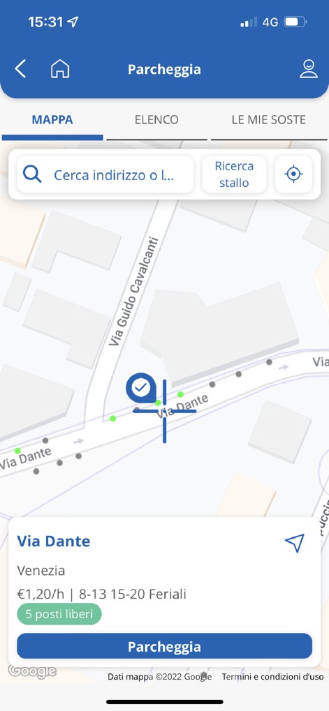 AVM Venezia Official App - Questo strumento mostra una mappa interattiva per la ricerca di parcheggi e fornisce dettagli specifici come il costo orario e la disponibilità di "5 posti liberi".