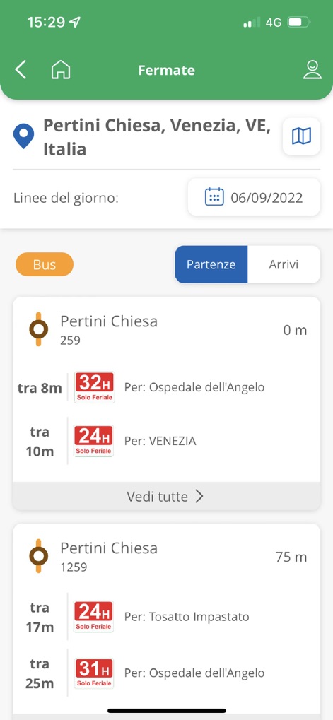 AVM Venezia Official App - L'app presenta una schermata dedicata alle "Fermate", permettendo di filtrare per data tramite il selettore e scegliere tra "Partenze" e "Arrivi" dei mezzi.