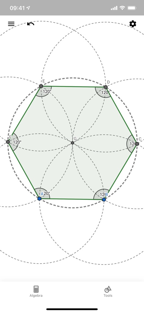 GeoGebra Calculator Suite - Esta herramienta permite construir y analizar polígonos avanzados, como un hexágono regular con ángulos internos de 120°, apoyado por líneas de construcción circulares.