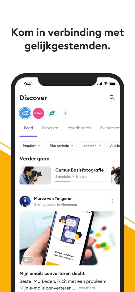 Huddle community & e-learning - La aplicación invita a los usuarios a explorar comunidades vibrantes, presentando un "Feed" dinámico con publicaciones y acceso directo a diversos grupos.