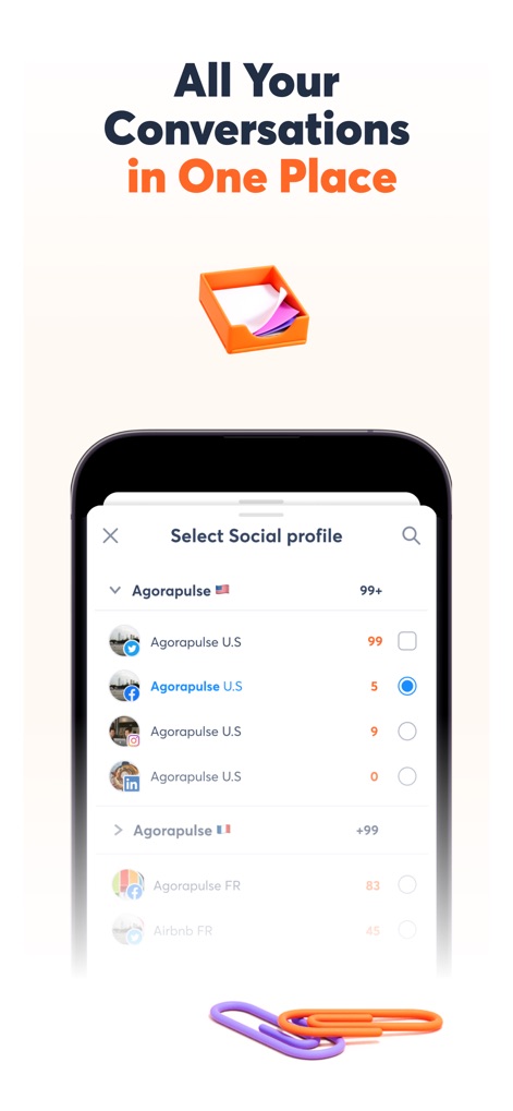 Agorapulse Companion App - 사용자는 이 화면에서 Agorapulse 계정별로 연결된 소셜 미디어 프로필을 선택하고, 각 프로필에 수신된 미확인 메시지 수를 직관적으로 확인할 수 있습니다.