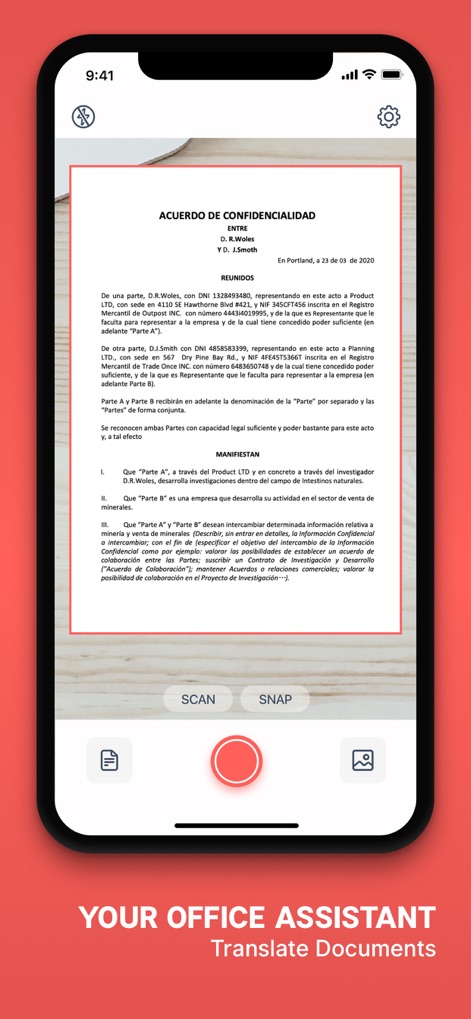 Scan & Translate+ Text Grabber - 画面中央に表示された機密保持契約書のスキャンプレビューと、写真撮影やギャラリーからの選択が可能な下部のコントロールボタンにより、文書取り込みの容易さを伝えます。