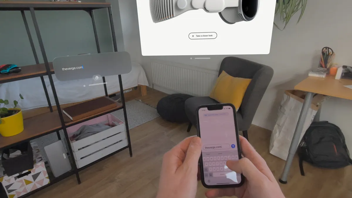 Typos • Phone Keyboard screenshot 1