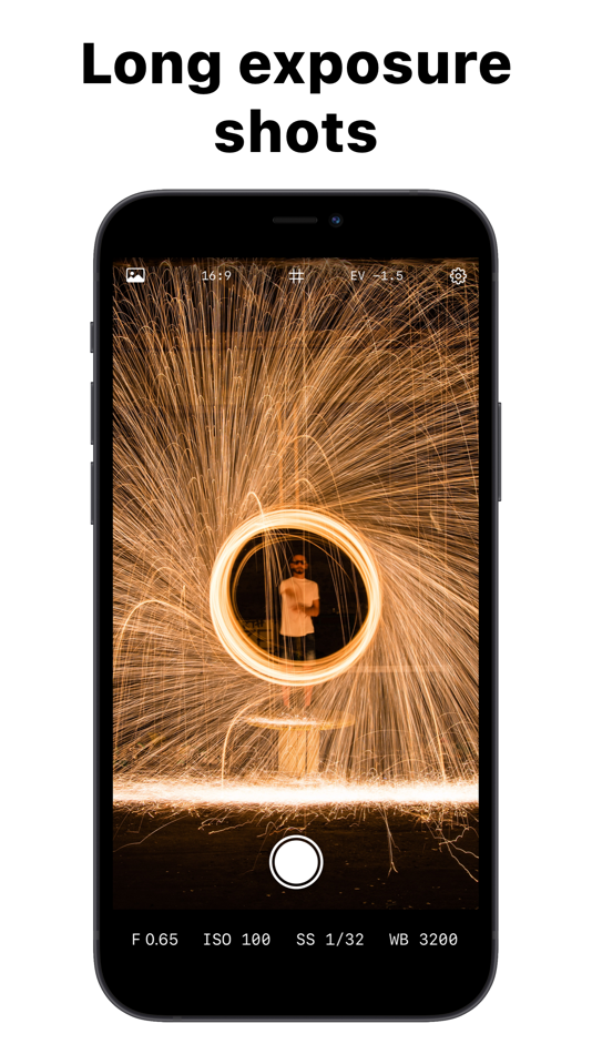 #2. Manual Camera – Focus, ISO, WB (iOS) 由: Vladislav Dugnist