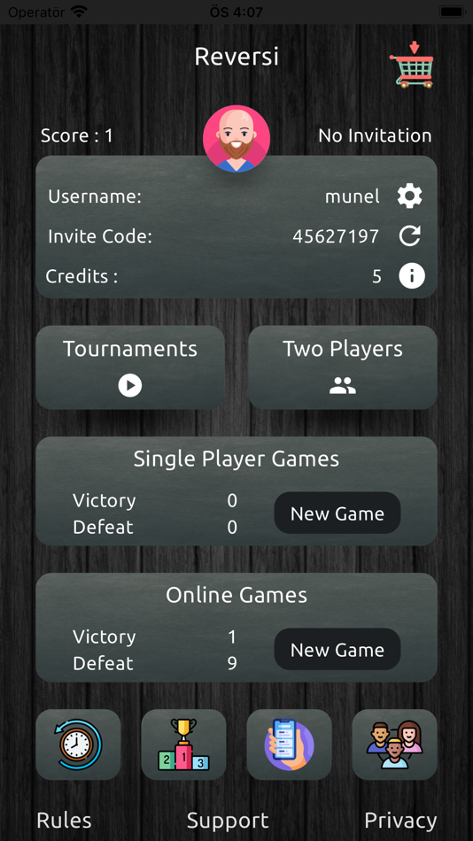 #1. Reversi E (iOS) 由: Mustafa UNEL