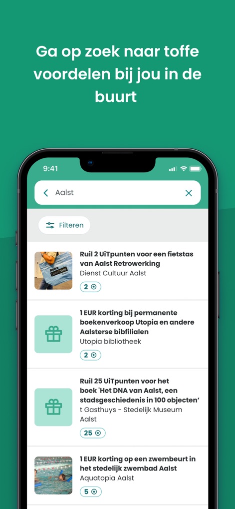 UiTPAS App - La funzione di ricerca "Aalst" visualizza un elenco di "toffe voordelen" (vantaggi interessanti) disponibili nella zona, completi di costo in punti e immagini descrittive.