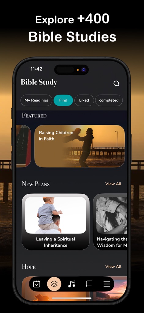 Daily Bread Devotional for Men - L'application invite à explorer plus de 400 études bibliques via des onglets de navigation comme "Find" et propose des sections thématiques telles que "Featured" avec des sujets variés.