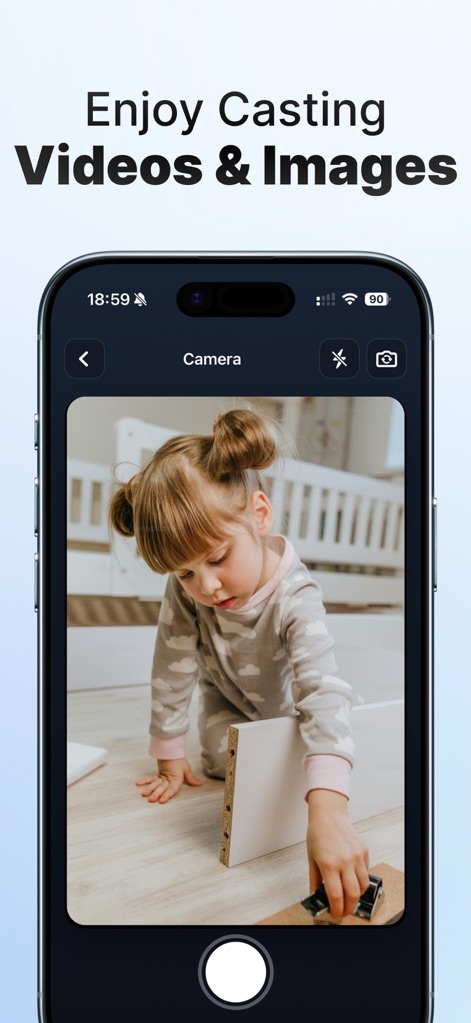 Screen Mirroring · TV Cast - Cette capture met en évidence la simplicité de partager des moments personnels, avec l'affichage clair d'une 'image de famille' et l'accès direct via l'interface de la 'Caméra' pour une diffusion instantanée.
