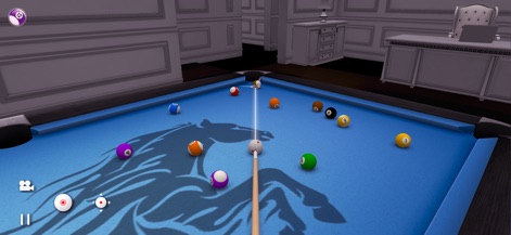 8 Ball Pool : Billiards - Los usuarios pueden disfrutar de mesas temáticas con diseños únicos, como el imponente gráfico de un caballo en el tapete azul y los elegantes detalles arquitectónicos del salón.