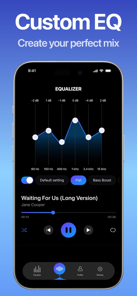 Equalizer & Bass Booster FX - Gli utenti possono affinare il suono con l'equalizzatore parametrico, visualizzando graficamente le modifiche ai decibel e scegliendo tra opzioni come il preset "Flat".