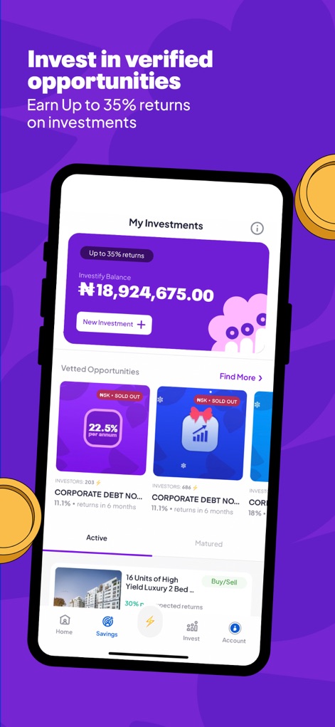 PiggyVest: Save & Invest Today - この画面では、「My Investments」の合計額が提示され、企業債務や不動産といった厳選された「Vetted Opportunities」を通じて投資機会を提供します。
