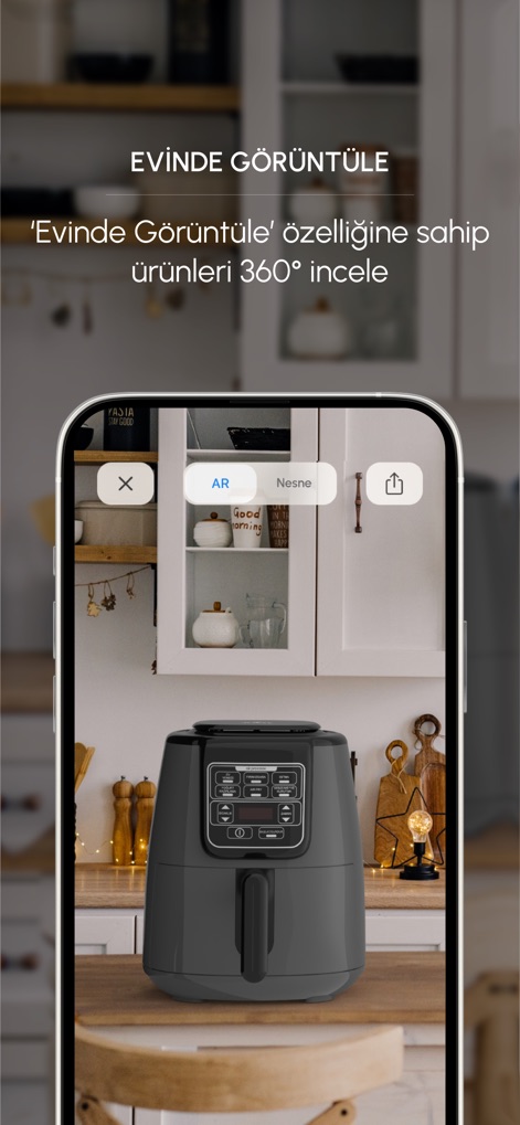 Karaca: Ev & Yaşam Alışverişi - 사용자는 증강 현실(AR)을 활용한 제품 가상 배치를 통해 구매 전 제품을 미리 경험할 수 있으며, 주방 환경에 실제와 같이 구현된 제품 이미지로 배치 효과를 정확하게 파악할 수 있습니다.