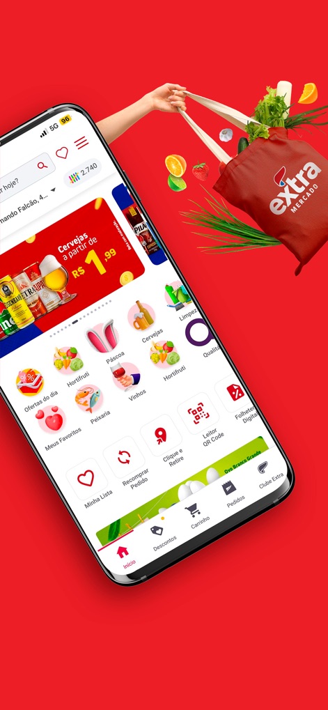 Extra Mercado - Explore the app's organized dashboard, showcasing diverse product categories and integrated loyalty program features like Clube Extra benefits.