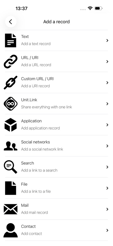 NFC Tools - La galería muestra la diversidad de datos que se pueden agregar a un tag, desde 'Texto' simple hasta enlaces para 'Redes sociales', ampliando las posibilidades de interacción con NFC.