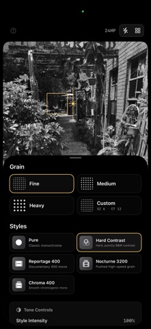 Helio Black&White Film Camera screenshot
