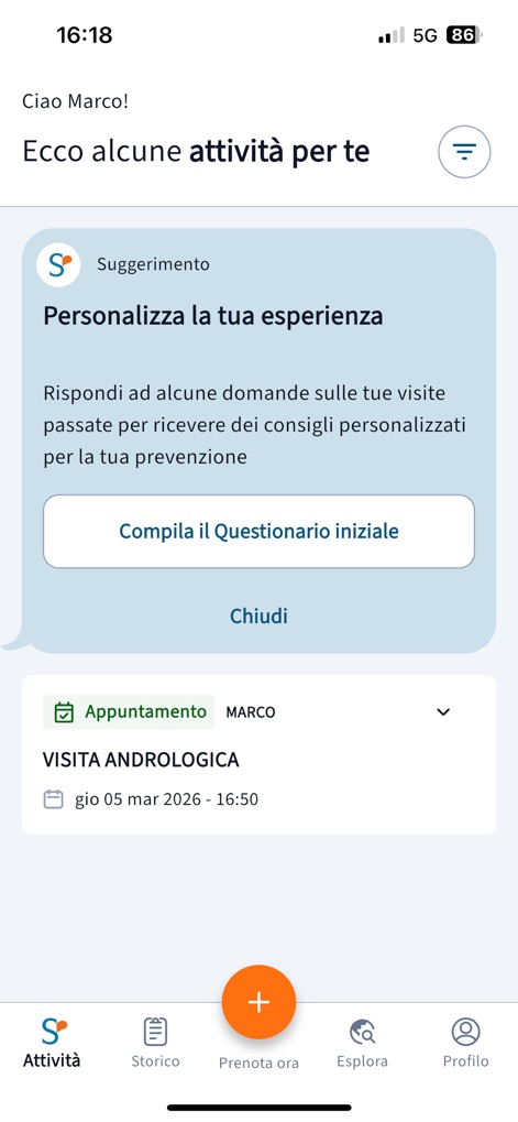 My Santagostino - ユーザーの活動概要を示すこの画面には、「体験をパーソナライズ」するためのアンケート入力の提案が表示されます。加えて、来るべき「VISITA ANDROLOGICA」のような今後の予約の詳細が明確に示されています。