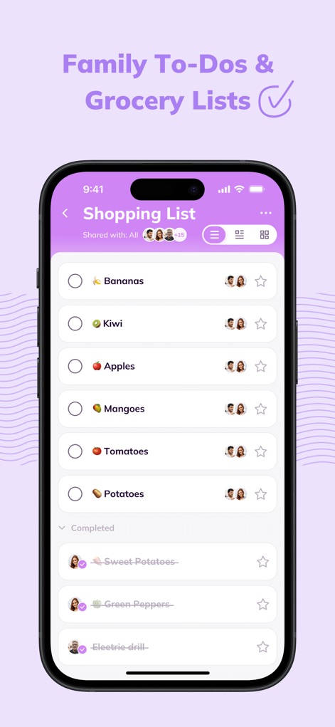 Cubbily:Shared Family Calendar - この画面では、買い物リストの各項目にチェックボックスが付与されており、完了状況を簡単に管理でき、さらに特定のアイテムを担当する家族メンバーのアイコンも表示されます。