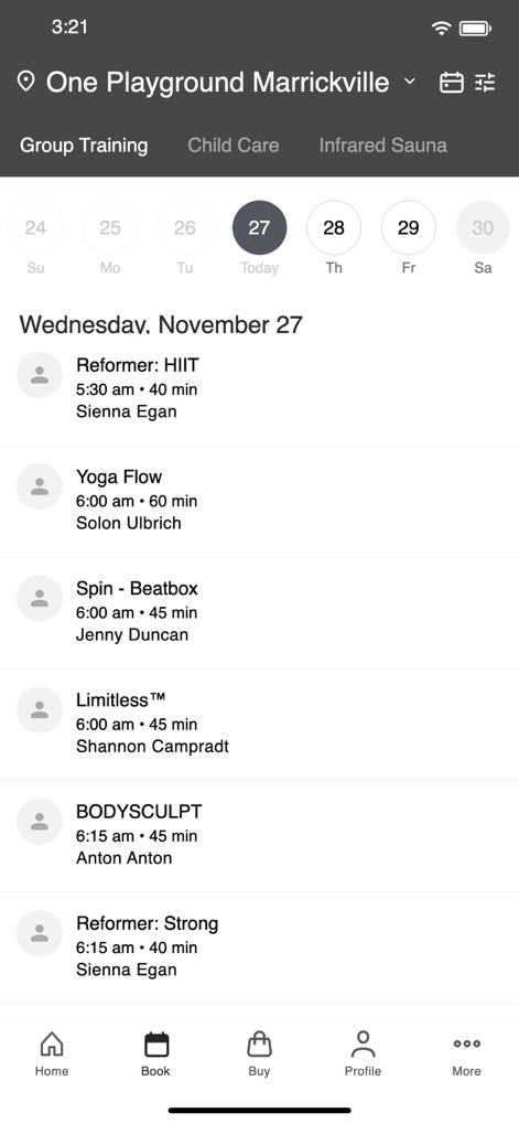 One Playground Australia - L'interfaccia dell'app presenta una chiara visualizzazione del palinsesto, dove gli utenti possono consultare le lezioni disponibili per la data '27 novembre', e visualizzare i dettagli della lezione 'Reformer: HIIT' con l'istruttore 'Sienna Egan'.