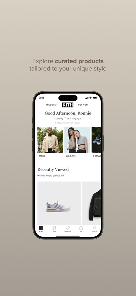 Kith - このアプリは「Good Afternoon, Ronnie」のようなパーソナライズされた挨拶でユーザーを迎え入れ、個別の「Loyalty Tier | Voyage」を表示します。さらに、「Recently Viewed」セクションを通じて、ユーザーの閲覧履歴に基づいた商品を提案します。