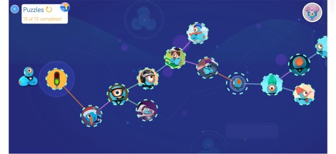 Blockly for Dash & Dot robots - El mapa de desafíos muestra una ruta de aprendizaje clara a través de nodos interconectados, permitiendo a los usuarios visualizar su progreso con un indicador de completado.