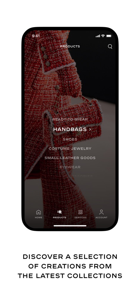 CHANEL FASHION - 「PRODUCTS」セクションでは、ユーザーは最新コレクションから選ばれた様々な製品カテゴリを探すことができ、「HANDBAGS」と「READY-TO-WEAR」の選択肢が具体的に表示されています。