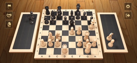 Chess - Chess Online - Questo screenshot illustra la disposizione tattica delle pedine sul campo di gioco e i pratici pannelli laterali che mostrano i pezzi catturati, offrendo una visione completa del campo di battaglia.