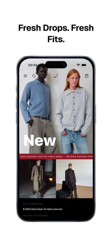 OptionQaaf - Questa schermata presenta la sezione "New" dell'app, mostrando un'immagine accattivante con due modelli e un banner di offerta speciale "Stars Keychain with all orders today".