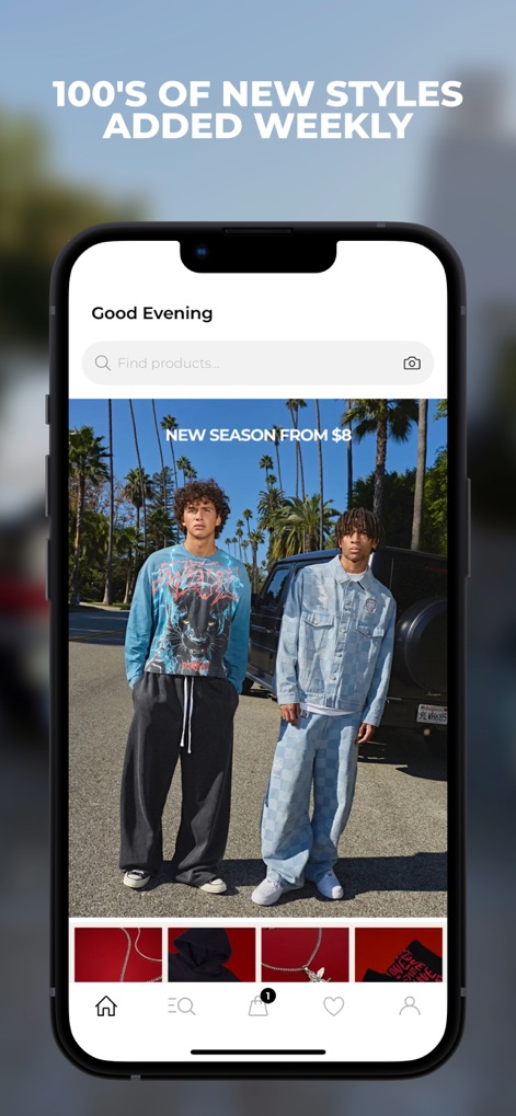 BOOHOOMAN: Shop Men’s Clothing - La pantalla de inicio exhibe a dos modelos con atuendos de tendencia y un banner destacado que anuncia 'Nueva Temporada desde $8', invitando a descubrir las últimas colecciones.