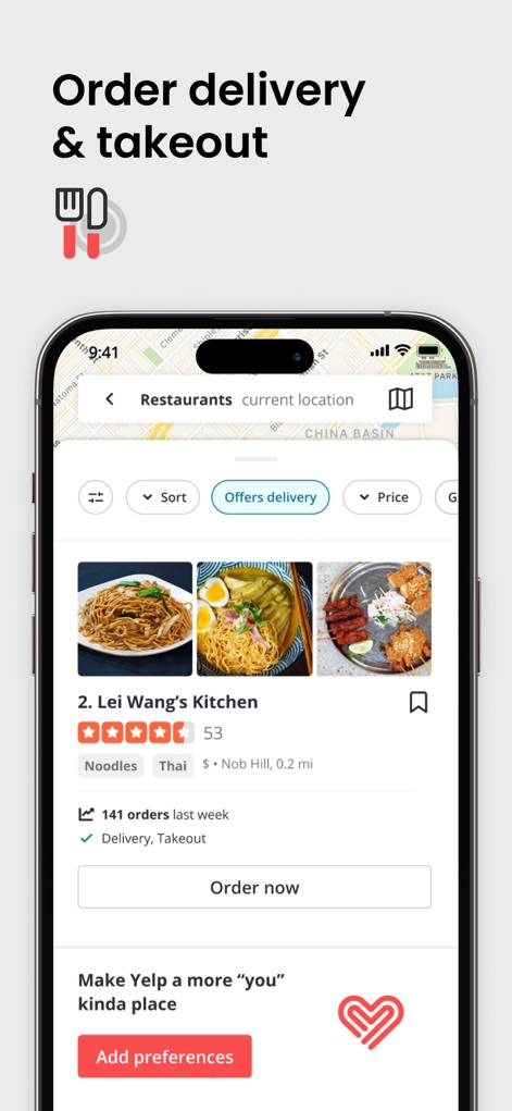 Yelp: Food, Services & Reviews - Os usuários podem filtrar resultados para 'Oferece entrega' e visualizar detalhes de restaurantes com fotos de pratos, além de opções de pedido.