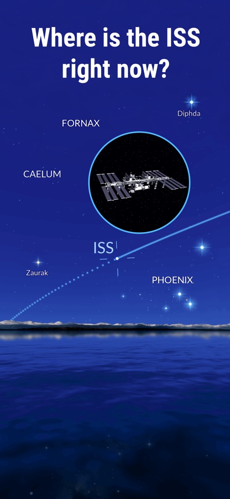 Star Walk 2 Plus: Live Sky Map - La aplicación rastrea la Estación Espacial Internacional (ISS) en tiempo real, mostrando su trayectoria junto a constelaciones como Fornax.