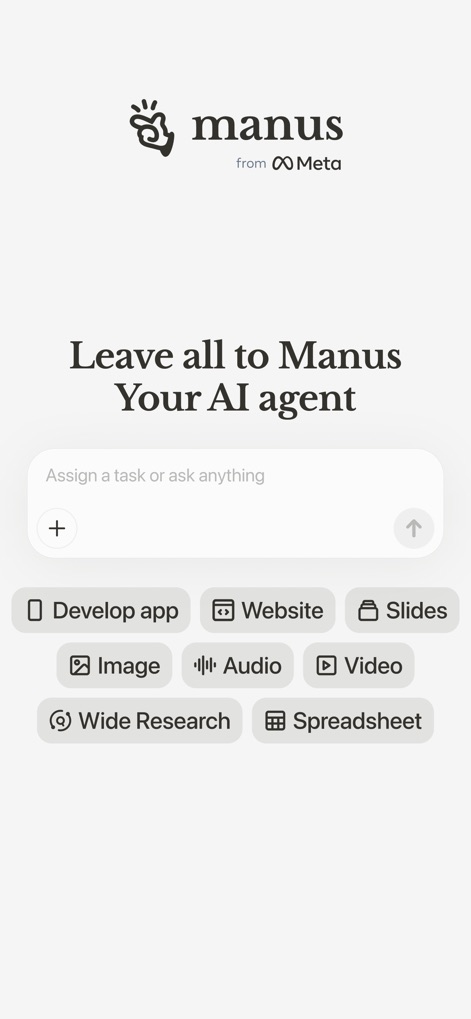Manus - AI Agent & Automation - Esta tela inicial intuitiva exibe um campo de entrada para comandos e uma gama de ícones de funcionalidade, como 'Website' e 'Spreadsheet', para iniciar diversas tarefas.