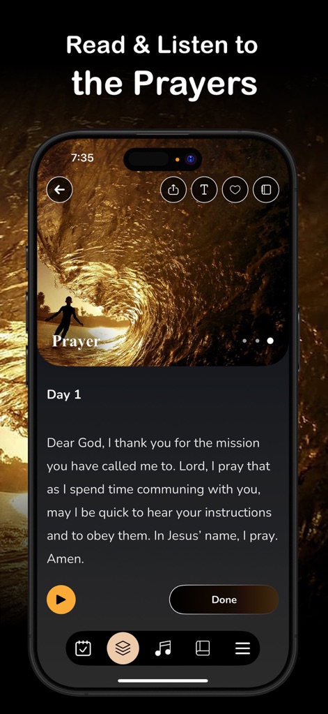 Daily Bread Devotional for Men - Les utilisateurs peuvent lire et écouter des prières quotidiennes, telles que la "Day 1" illustrée, grâce à un bouton de lecture facile d'accès pour une expérience apaisante.