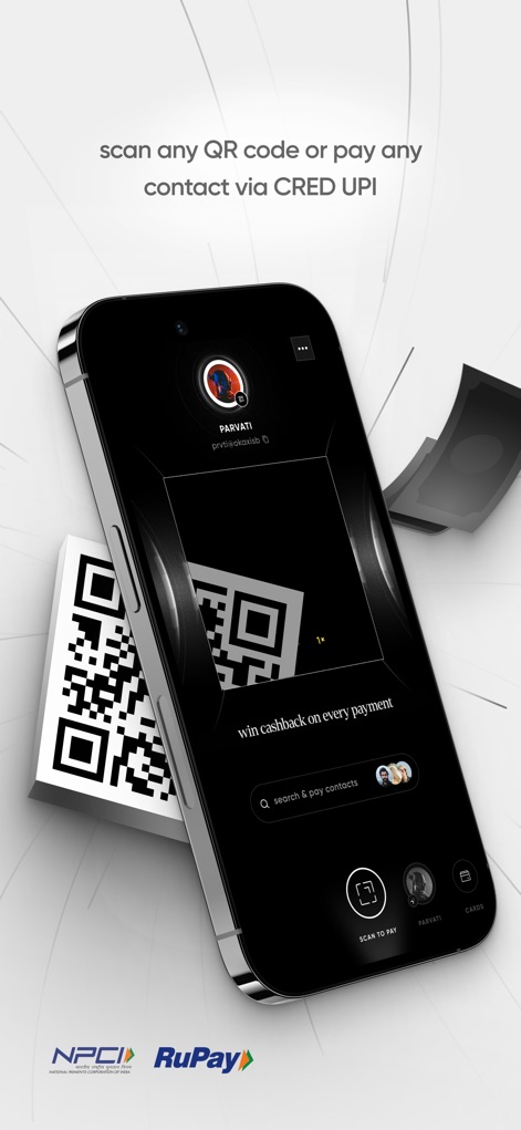 CRED: UPI, Bills, Credit Cards - O recurso de pagamentos via UPI permite que os usuários escaneiem qualquer código QR para transações rápidas, com a interface exibindo um QR Code genérico e a opção de buscar contatos para enviar dinheiro.