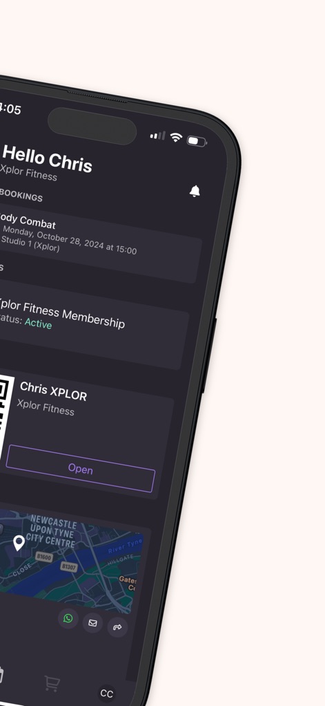 Xplor Active - Dieser Screenshot stellt das personalisierte Dashboard vor, das Nutzern mit einer freundlichen "Hello Chris" Begrüßung wichtige Informationen wie bevorstehende Buchungen und den aktiven Mitgliedschaftsstatus direkt anzeigt, inklusive des bequemen QR-Passes für den Club-Zugang.