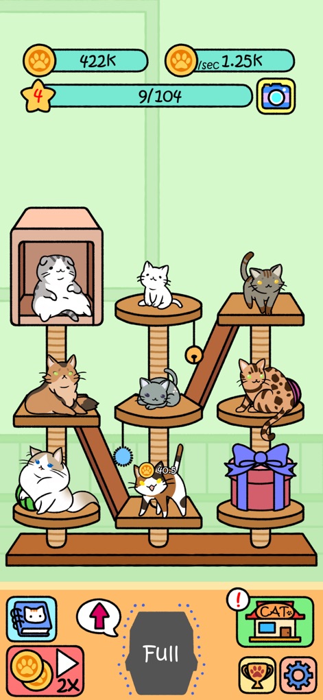 Cat Condo - Esta imagem exibe a torre de gatos em crescimento, com vários felinos de raças e cores distintas, enquanto a barra superior mostra o progresso atual com 4 estrelas e 9/104 gatos descobertos.