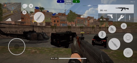 Invasão Elite - Esta escena en juego muestra una formación de vehículos tácticos, incluyendo un helicóptero y un camión blindado, enmarcada por las estructuras distintivas de una favela brasileña.