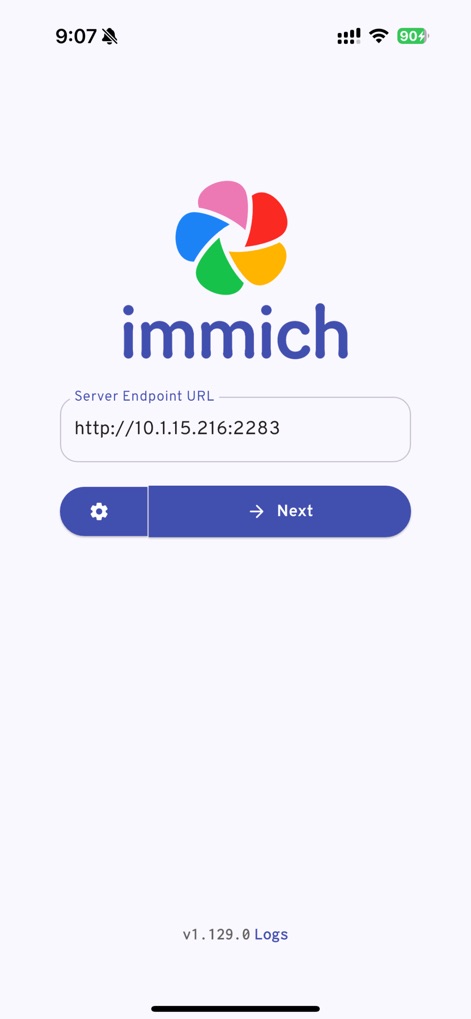 Immich - Users can effortlessly configure the server connection by entering the endpoint URL and proceeding with the "Next" button.
